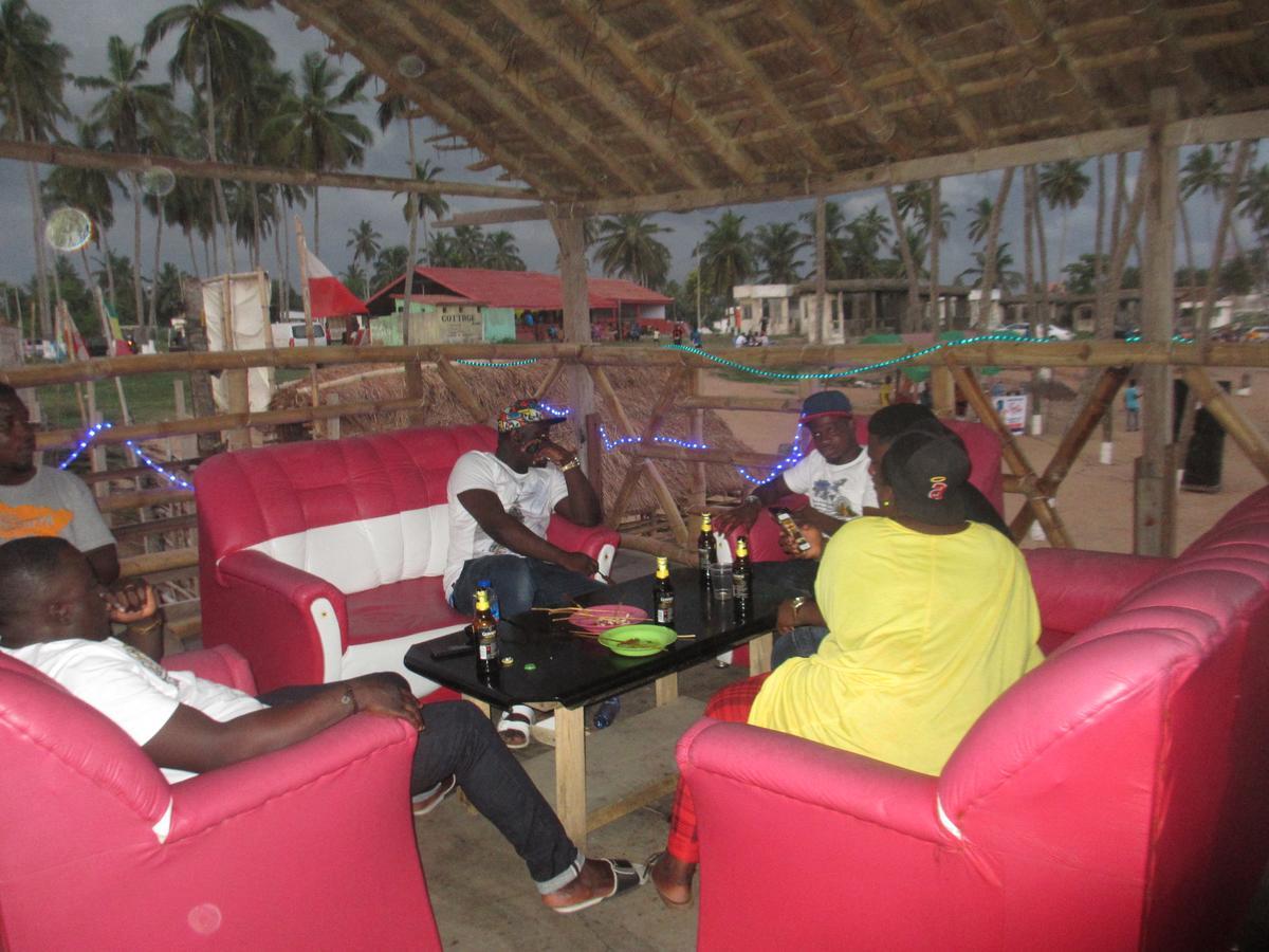 Jah Mighty Love Land Hotell Winneba Exteriör bild