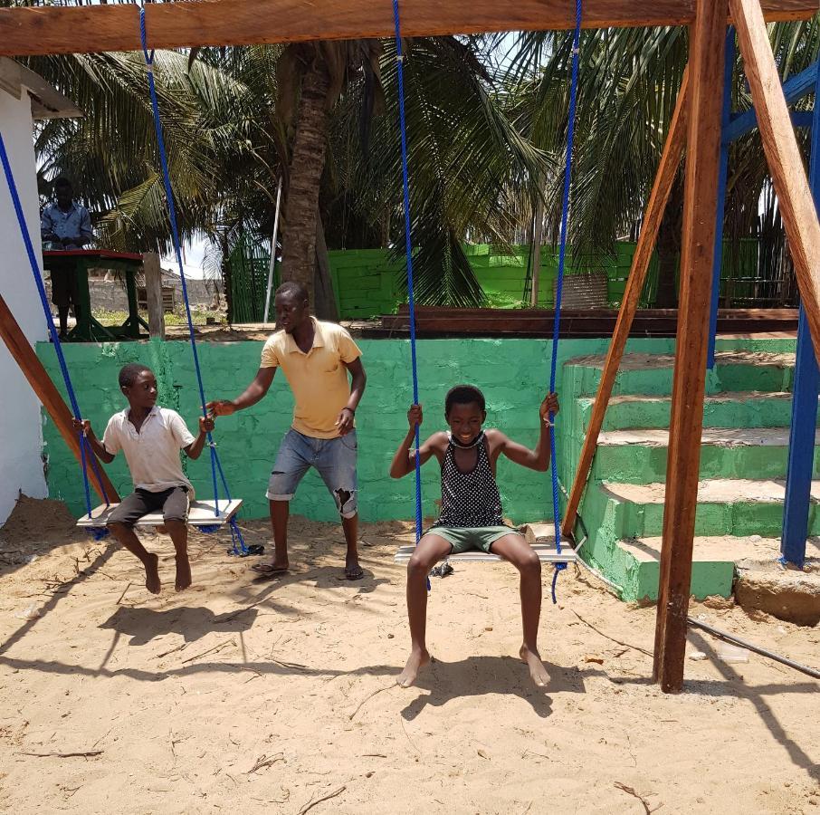 Jah Mighty Love Land Hotell Winneba Exteriör bild