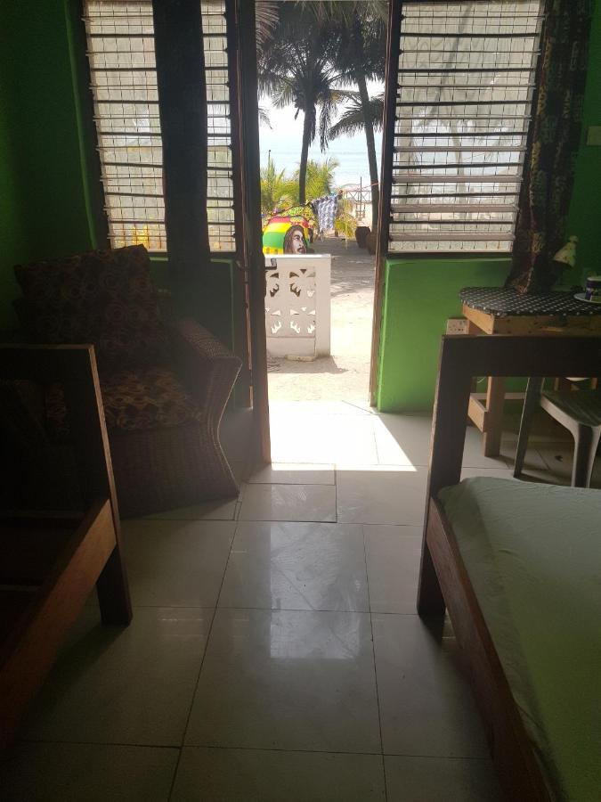 Jah Mighty Love Land Hotell Winneba Exteriör bild